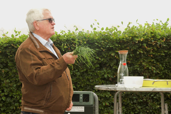 04-06-2016 Opening watertappunt Esdonks kapelleke. Foto Johan van de Laar. 012