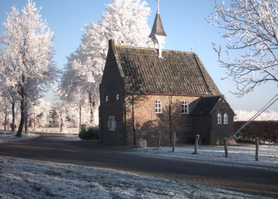 esdonk.kapel.winter.2007